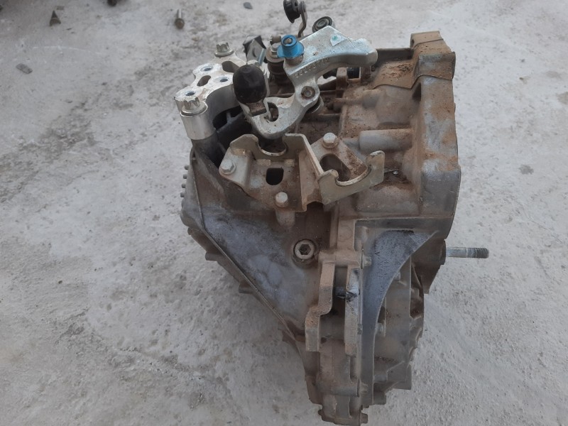 Recambio de caja cambios para fiat 500 l (330) s-design referencia OEM IAM C63563521 2062108 6 VELOCIDADES