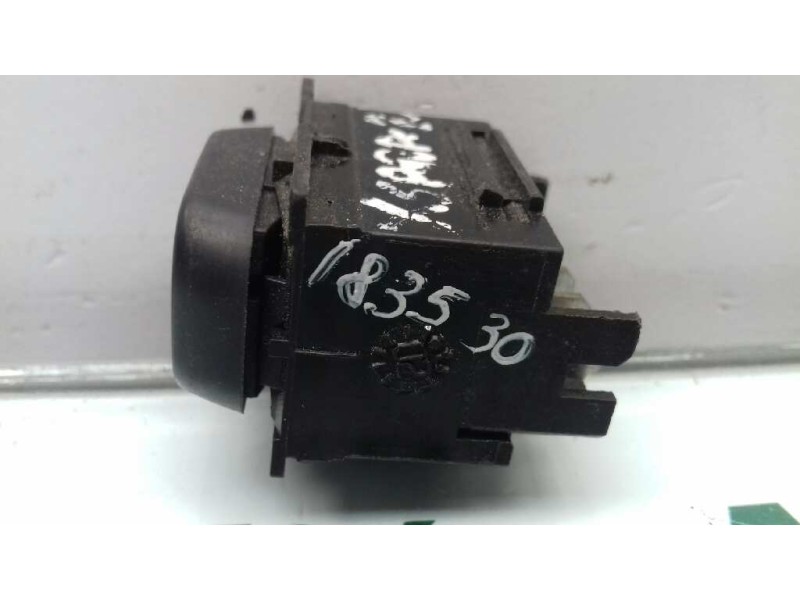 Recambio de mando elevalunas delantero izquierdo para citroen xsara berlina 1.9 d sx referencia OEM IAM M2128  