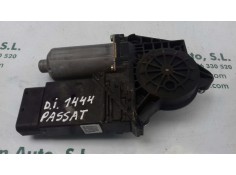 Recambio de motor elevalunas delantero izquierdo para volkswagen passat berlina (3b2) comfortline referencia OEM IAM 0130821695 