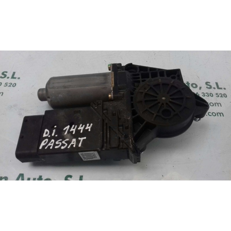 Recambio de motor elevalunas delantero izquierdo para volkswagen passat berlina (3b2) comfortline referencia OEM IAM 0130821695 