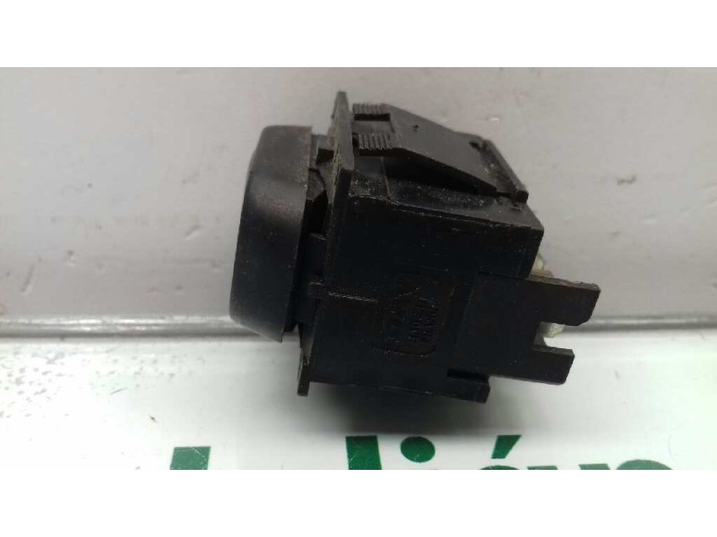 Recambio de mando elevalunas delantero izquierdo para citroen xsara berlina 1.9 d sx referencia OEM IAM M2128  