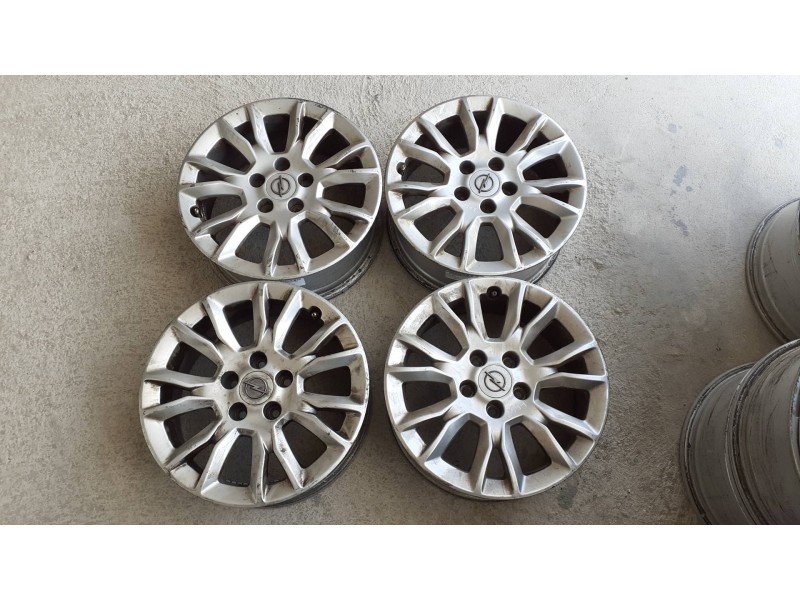 Recambio de juego llantas para opel astra h ber. cosmo referencia OEM IAM 13276417 16X6.5J ET39