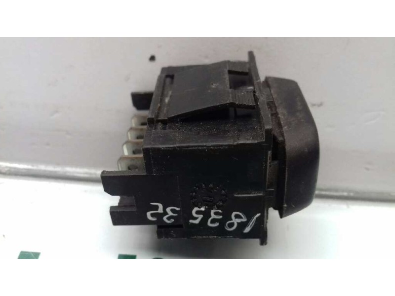 Recambio de mando elevalunas delantero izquierdo para citroen xsara berlina 1.9 d sx referencia OEM IAM M2128  