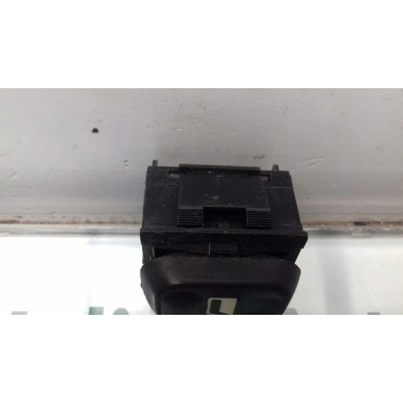 Recambio de mando elevalunas delantero izquierdo para citroen xsara berlina 1.9 d sx referencia OEM IAM M2128  