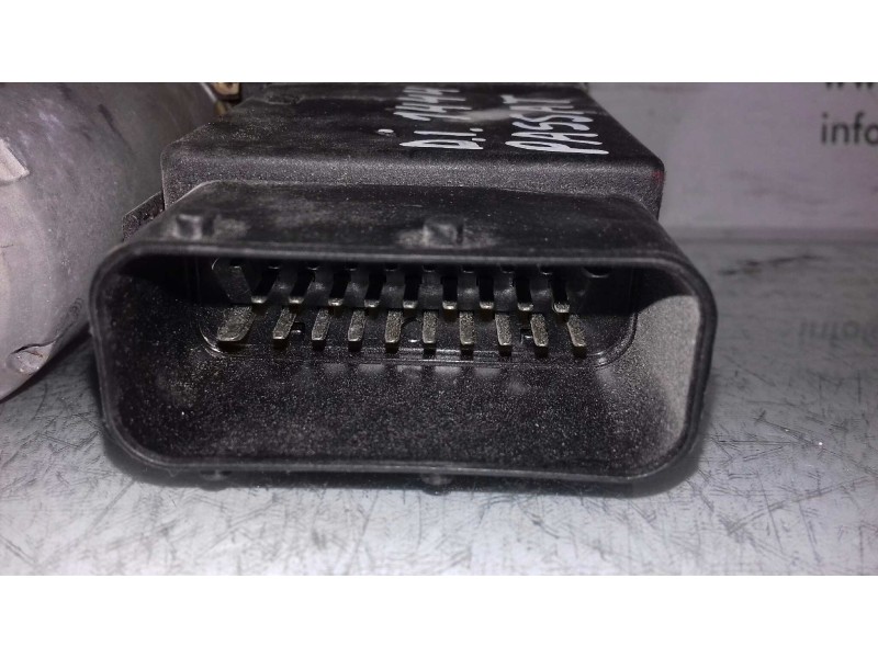 Recambio de motor elevalunas delantero izquierdo para volkswagen passat berlina (3b2) comfortline referencia OEM IAM 0130821695 