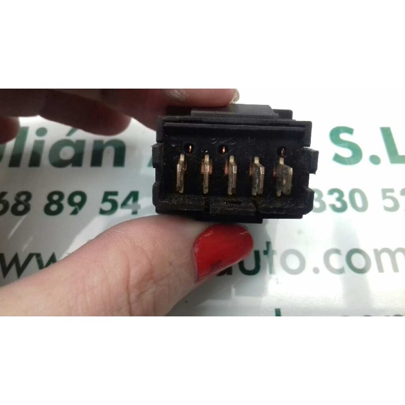 Recambio de mando elevalunas delantero izquierdo para citroen xsara berlina 1.9 d sx referencia OEM IAM M2128  