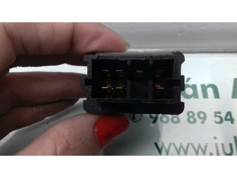 Recambio de mando elevalunas delantero derecho para peugeot 307 break / sw (s1) break xr referencia OEM IAM M8076  