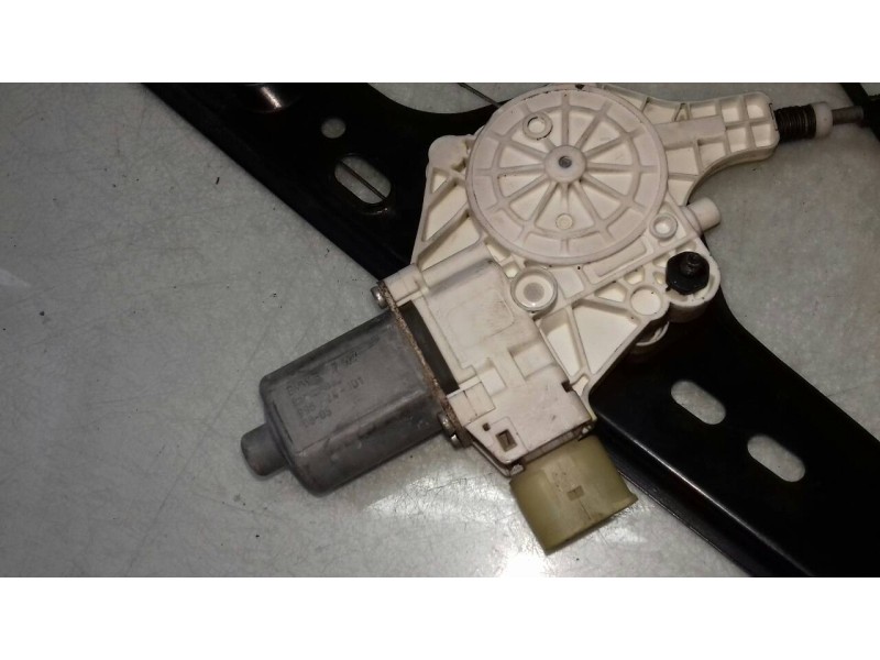 Recambio de elevalunas delantero izquierdo para bmw serie 3 berlina (e90) 320i referencia OEM IAM 7060265S 7140587E 