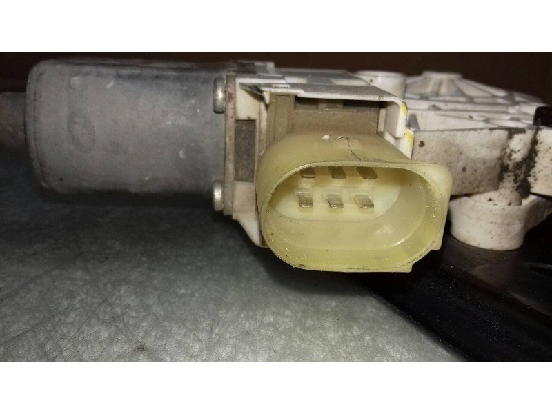 Recambio de elevalunas delantero izquierdo para bmw serie 3 berlina (e90) 320i referencia OEM IAM 7060265S 7140587E 