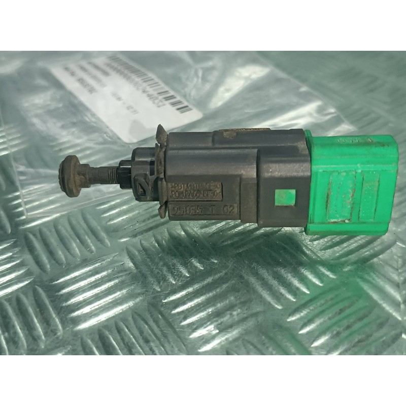 Recambio de interruptor para citroen c4 coupe lx referencia OEM IAM 95835T02 CONECTOR 4 PINES FRENO