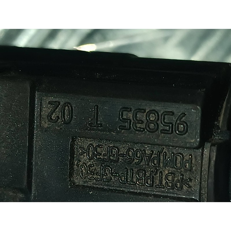 Recambio de interruptor para citroen c4 coupe lx referencia OEM IAM 95835T02 CONECTOR 4 PINES FRENO