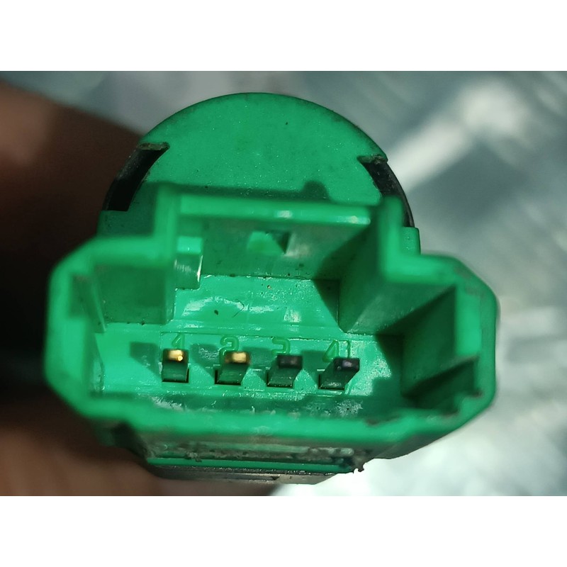 Recambio de interruptor para citroen c4 coupe lx referencia OEM IAM 95835T02 CONECTOR 4 PINES FRENO