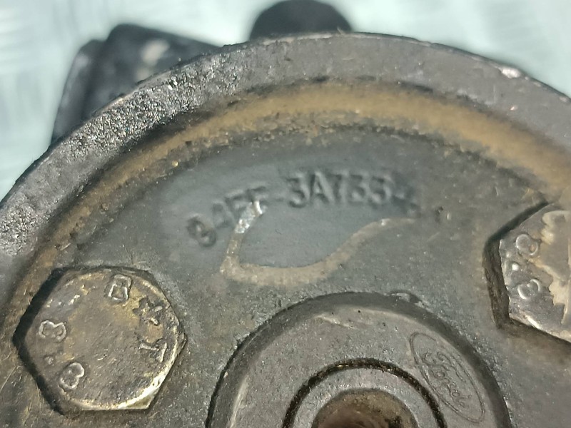 Recambio de bomba direccion para ford escort berl./turnier ghia berlina referencia OEM IAM 94FF3A733AA  