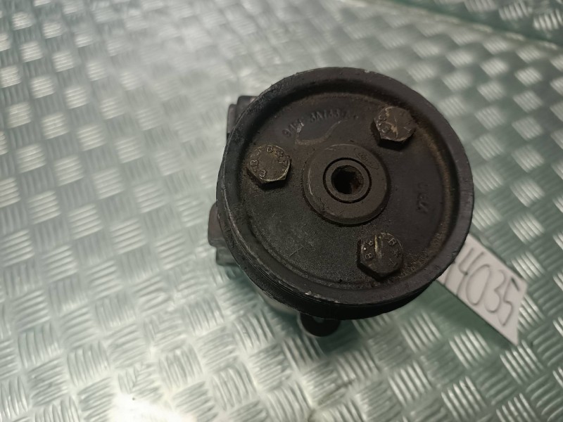 Recambio de bomba direccion para ford escort berl./turnier ghia berlina referencia OEM IAM 94FF3A733AA  