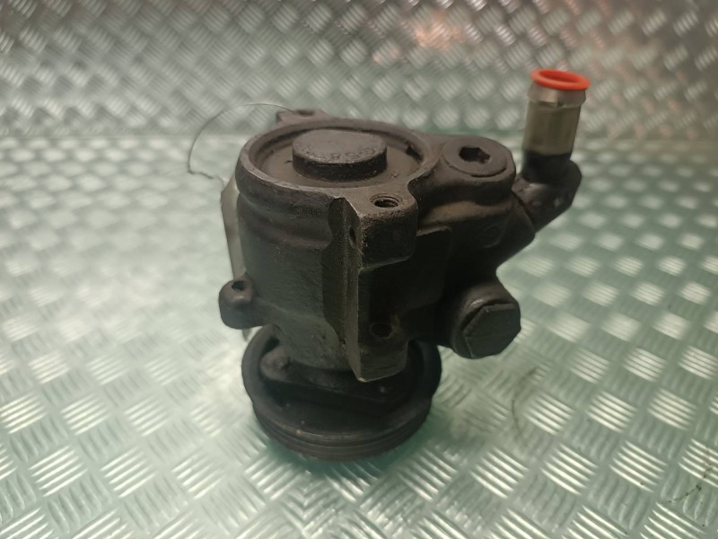 Recambio de bomba direccion para ford escort berl./turnier ghia berlina referencia OEM IAM 94FF3A733AA  