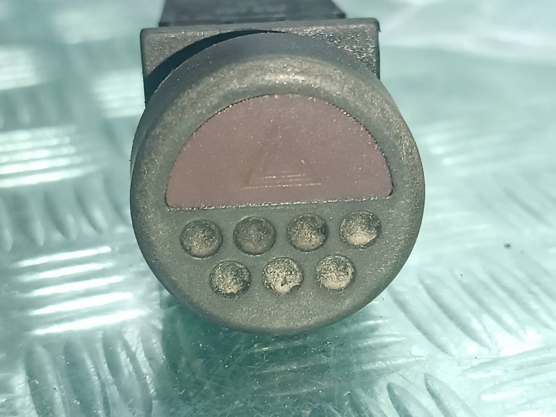 Recambio de warning para peugeot 205 berlina xad / xad multi referencia OEM IAM 17K6  