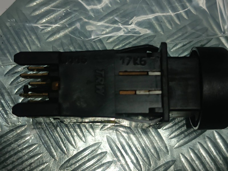 Recambio de warning para peugeot 205 berlina xad / xad multi referencia OEM IAM 17K6  