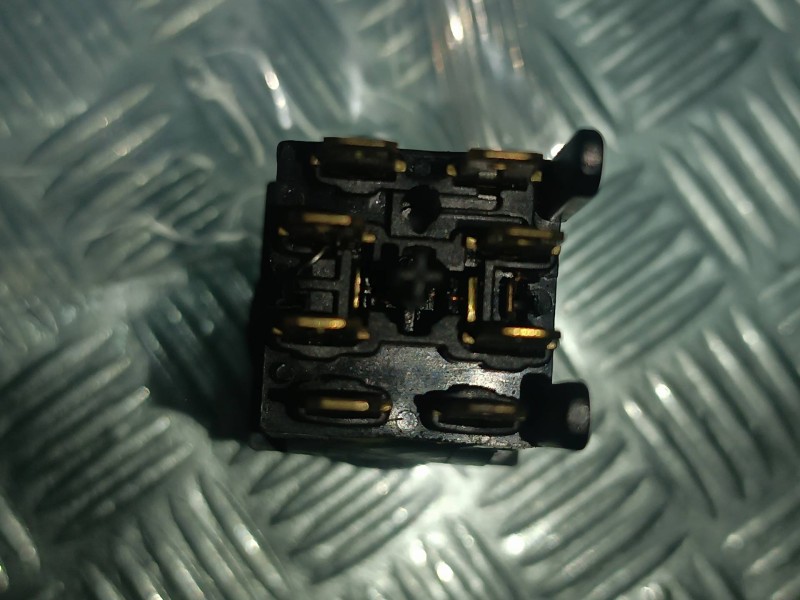 Recambio de warning para peugeot 205 berlina xad / xad multi referencia OEM IAM 17K6  