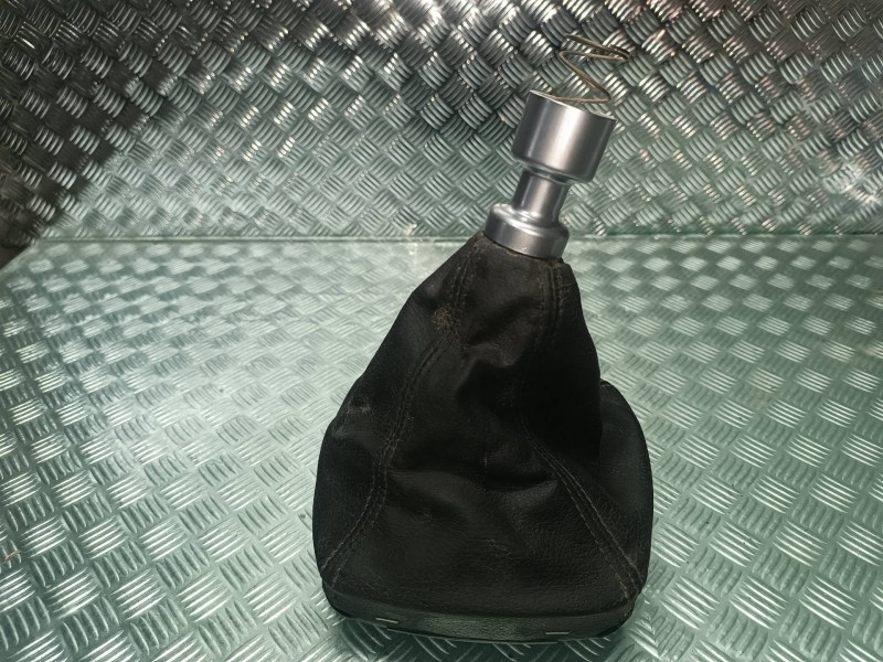 Recambio de guarnecidos palanca cambio para smart coupe pulse referencia OEM IAM 4729031000 HKR4090001002 GUARNECIDO