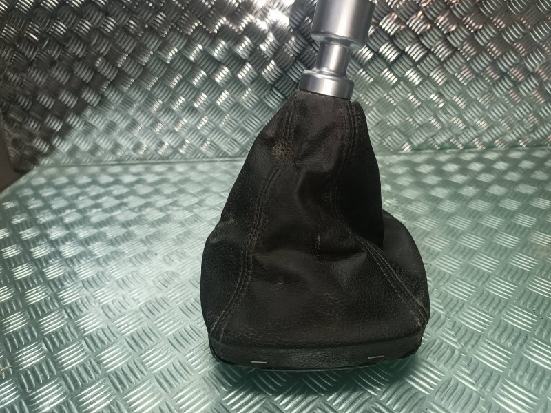 Recambio de guarnecidos palanca cambio para smart coupe pulse referencia OEM IAM 4729031000 HKR4090001002 GUARNECIDO