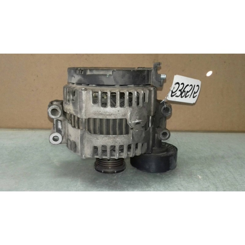 Recambio de alternador para bmw serie 3 berlina (e90) 320i referencia OEM IAM 0121715017 BOSCH 180A