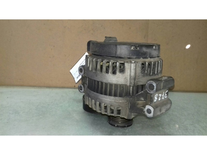 Recambio de alternador para bmw serie 3 berlina (e90) 320i referencia OEM IAM 0121715017 BOSCH 180A
