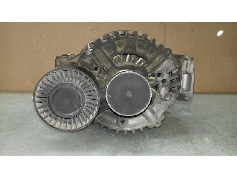 Recambio de alternador para bmw serie 3 berlina (e90) 320i referencia OEM IAM 0121715017 BOSCH 180A