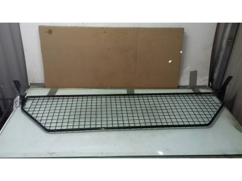 Recambio de rejilla delantera para renault megane iii sport tourer referencia OEM IAM 7711426249 METALICA REJILLA SEPARACION