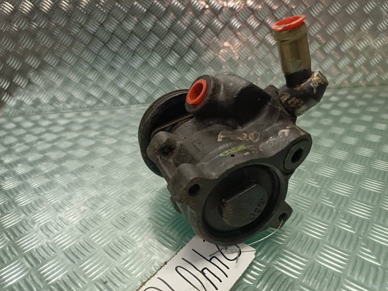 Recambio de bomba direccion para ford escort berl./turnier básico berlina referencia OEM IAM 94FF3A733AA  