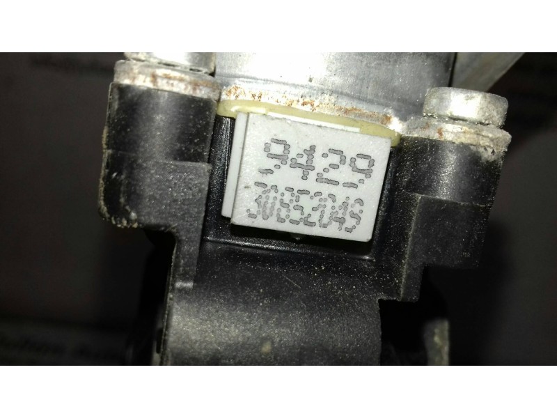 Recambio de elevalunas delantero izquierdo para peugeot 206 berlina xr referencia OEM IAM 30852049 2 PINES ELECTRICO