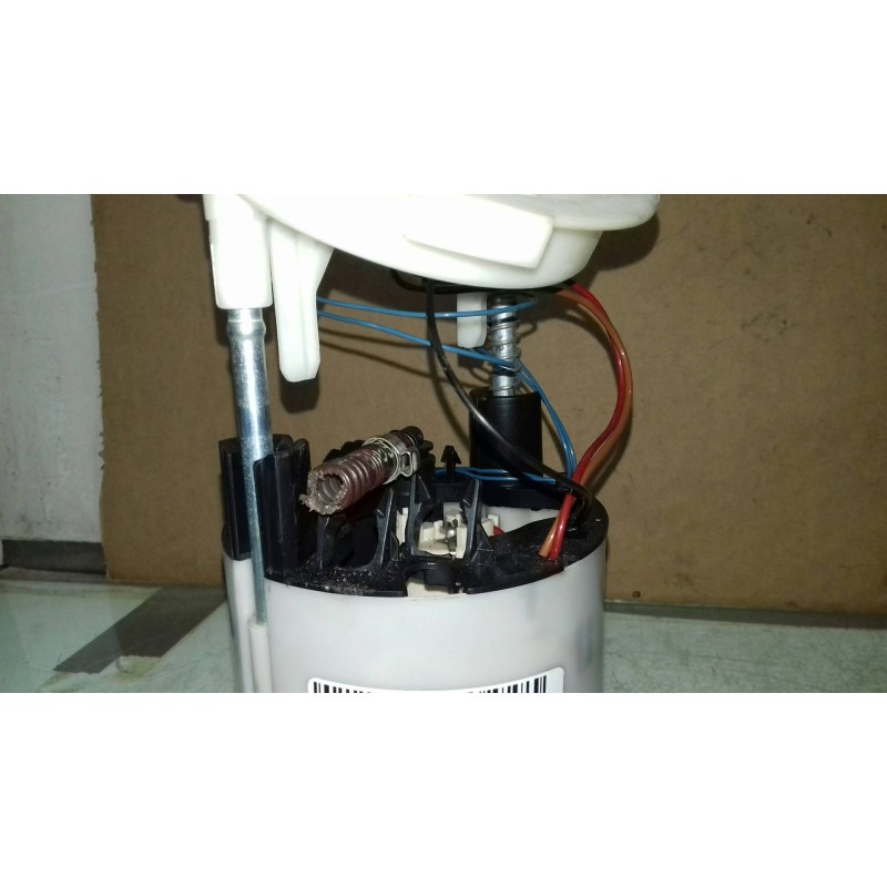 Recambio de bomba combustible para bmw serie 3 berlina (e90) 320i referencia OEM IAM 7197073 A2C53025279 AFORADOR
