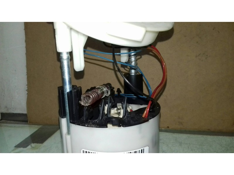 Recambio de bomba combustible para bmw serie 3 berlina (e90) 320i referencia OEM IAM 7197073 A2C53025279 AFORADOR