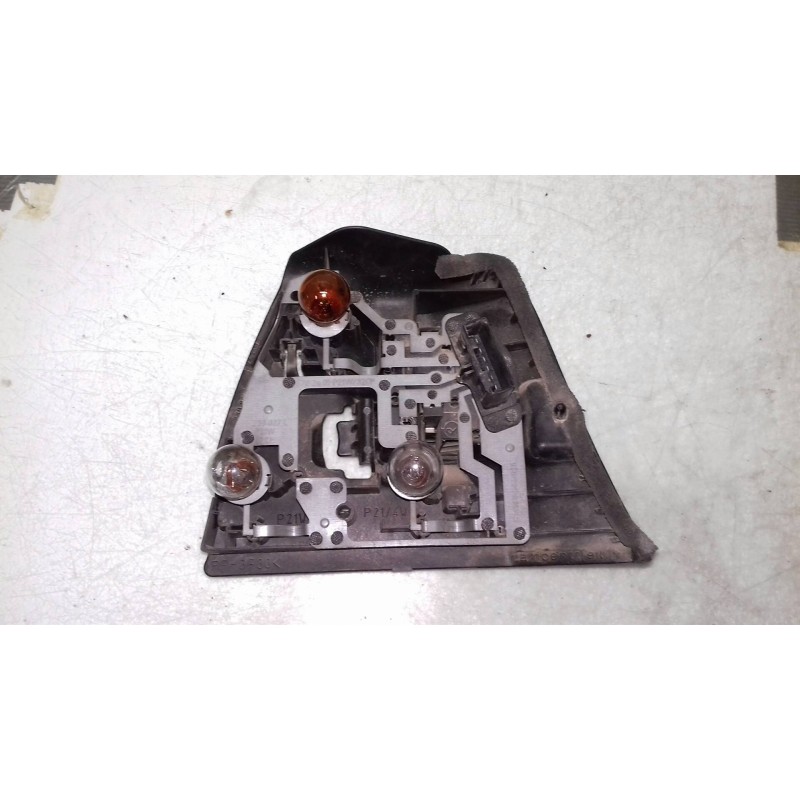 Recambio de portalamparas para bmw serie 3 berlina (e46) 320d referencia OEM IAM 230027L TRASERO IZQUIERDO 