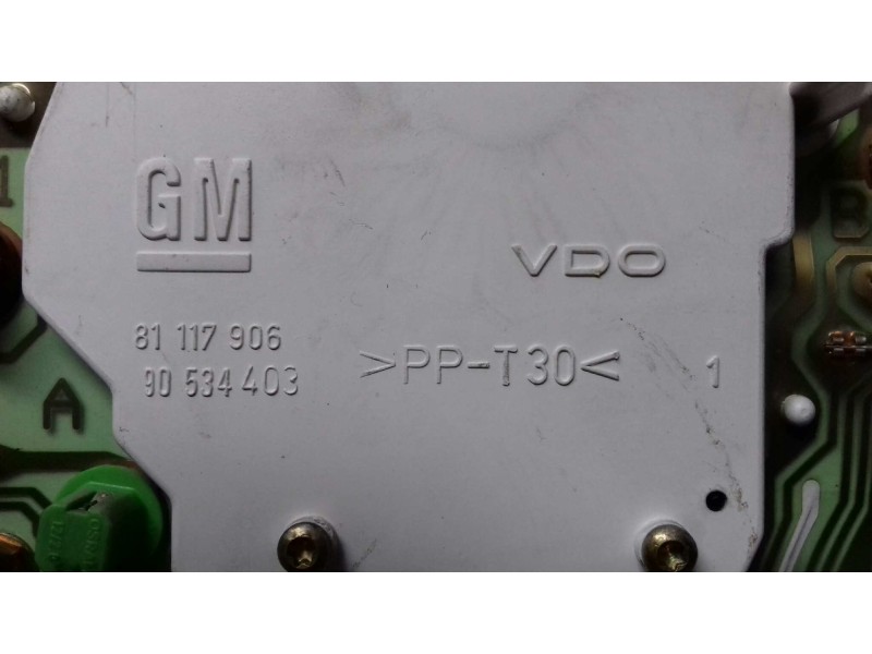 Recambio de cuadro instrumentos para opel tigra 1.4 16v referencia OEM IAM 81117906 90534403 VDO