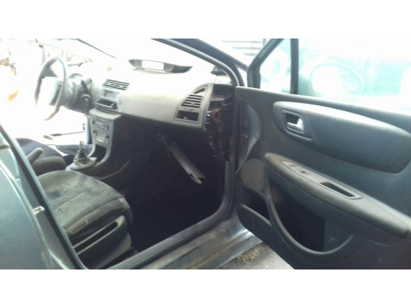 citroen c4 berlina del año 2006