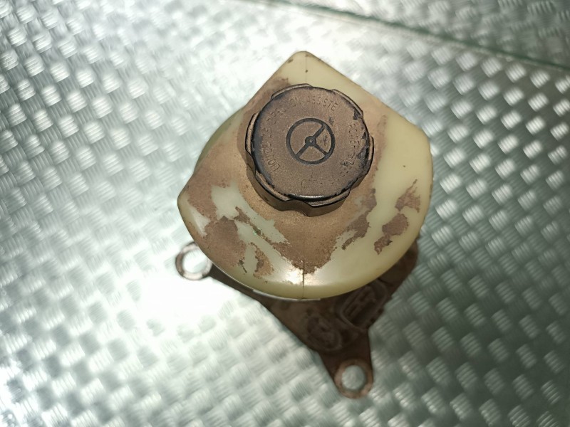 Recambio de bomba direccion para ford focus berlina (cap) ambiente (d) referencia OEM IAM 4M513K514BF FOMOCO 1040085011094F