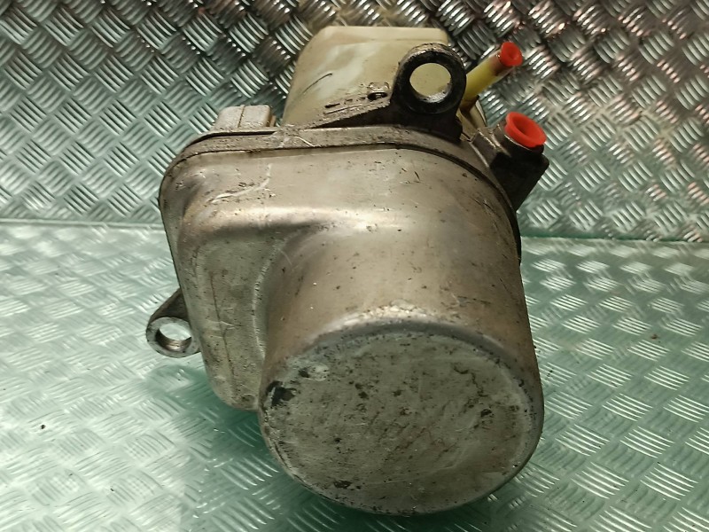 Recambio de bomba direccion para ford focus berlina (cap) ambiente (d) referencia OEM IAM 4M513K514BF FOMOCO 1040085011094F