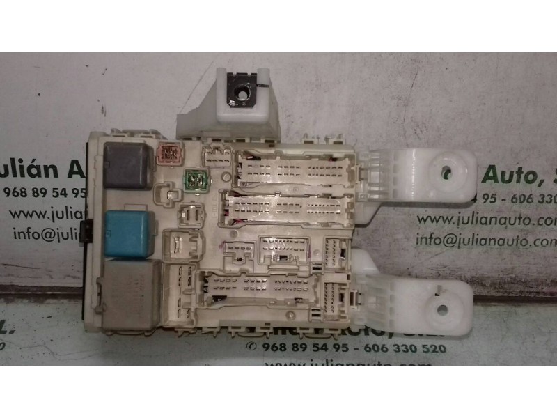 Recambio de caja reles / fusibles para toyota prius (nhw20) basis referencia OEM IAM 4H020591 405260332 8198046010
