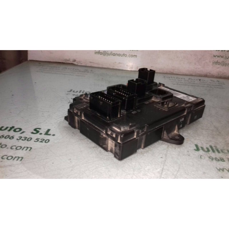 Recambio de caja reles / fusibles para peugeot 407 st sport pack referencia OEM IAM S120017003I BSC A02 00 SIEMENS
