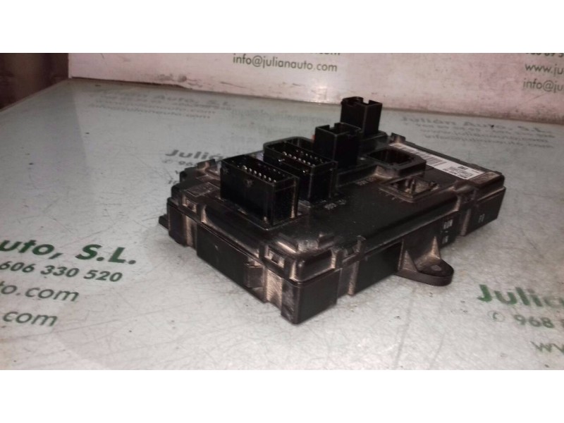 Recambio de caja reles / fusibles para peugeot 407 st sport pack referencia OEM IAM S120017003I BSC A02 00 SIEMENS