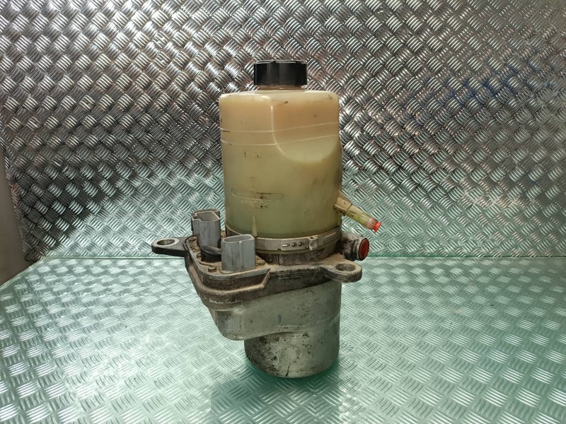 Recambio de bomba direccion para ford focus c-max (cap) ambiente (d) referencia OEM IAM 3M513K514DG  