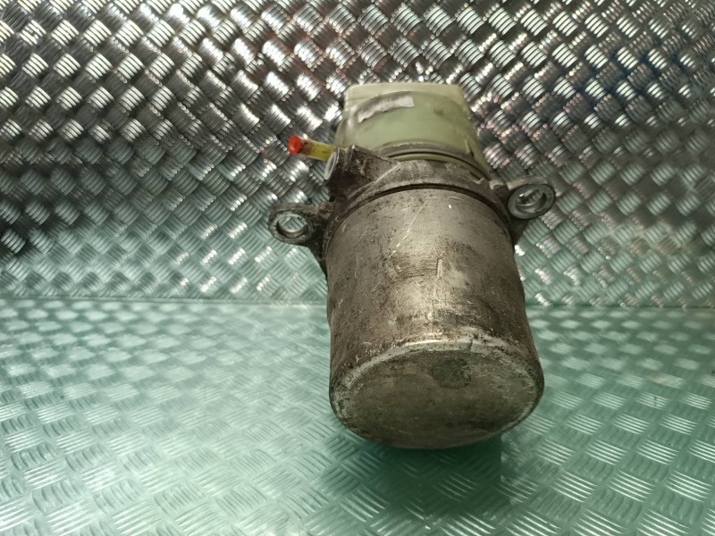 Recambio de bomba direccion para ford focus berlina (cap) ambiente (d) referencia OEM IAM 4M513K514AD FOMOCO 1040085011094F