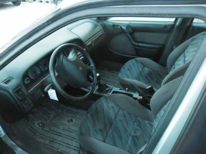 citroen xantia berlina del año 2000