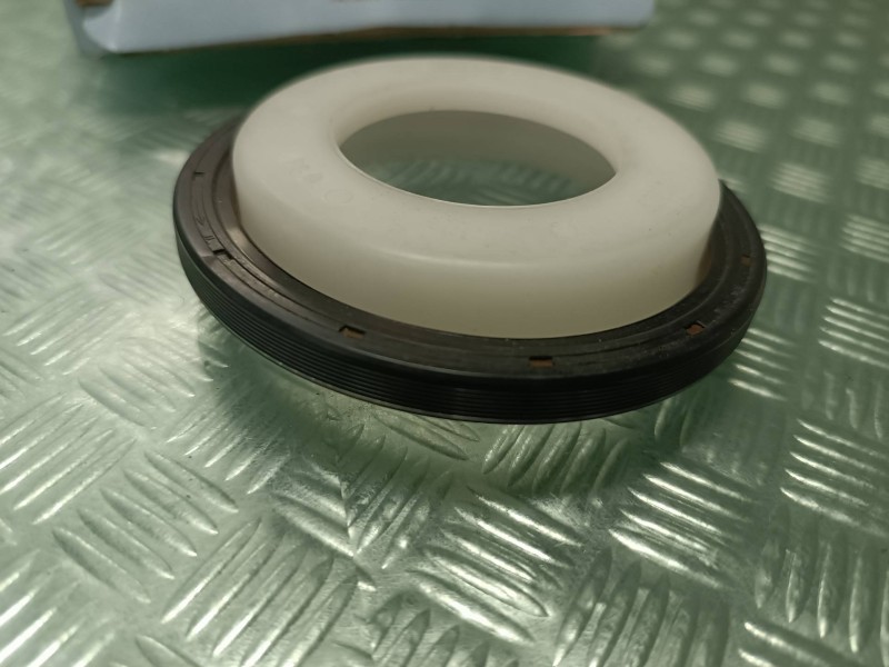 Recambio de cigueñal para audi a4 berlina (8e) 2.5 tdi (114kw) referencia OEM IAM 20029117B 82029117 ANILLO RETEN