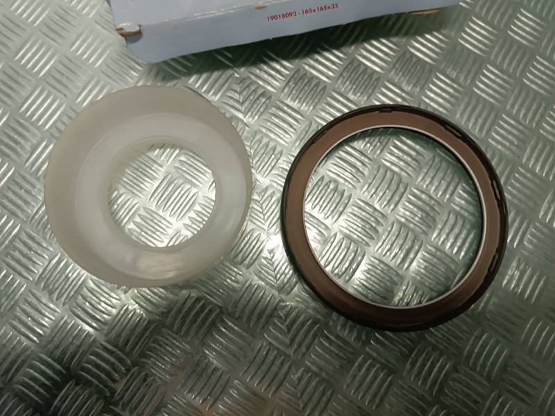 Recambio de cigueñal para audi a4 berlina (8e) 2.5 tdi (114kw) referencia OEM IAM 20029117B 82029117 ANILLO RETEN