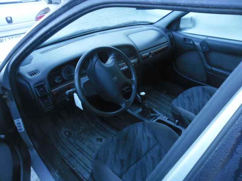 citroen xantia berlina del año 2000