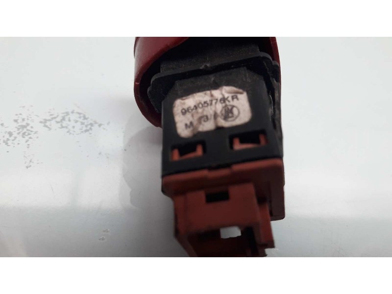 Recambio de warning para citroen c2 furio referencia OEM IAM 96405776KR  