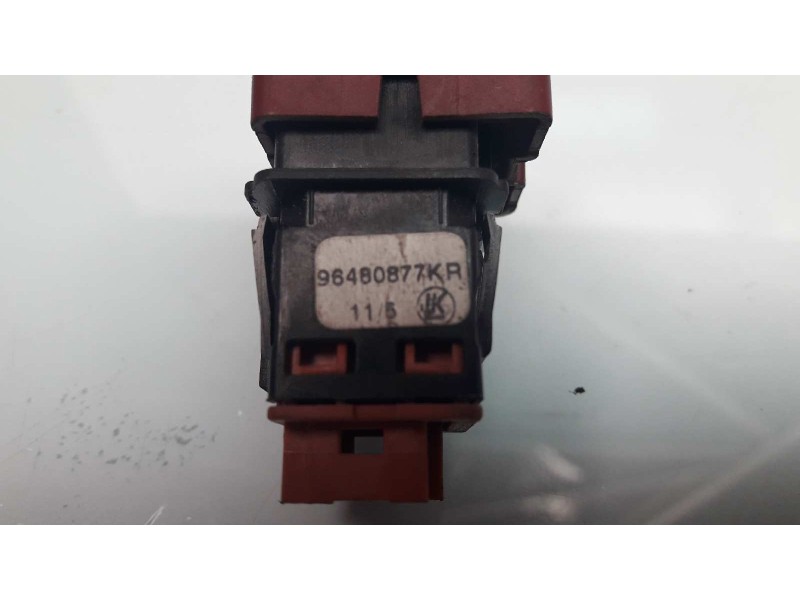 Recambio de warning para citroen c4 berlina collection referencia OEM IAM 96480877KR  