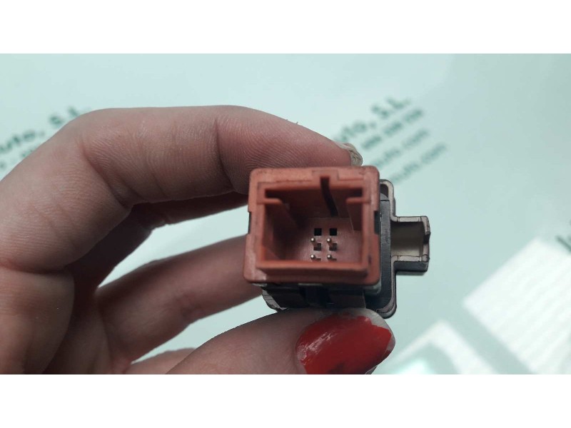 Recambio de warning para citroen c4 berlina collection referencia OEM IAM 96480877KR  