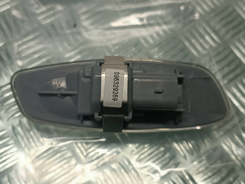 Recambio de piloto delantero izquierdo para peugeot 207 premium referencia OEM IAM 096329269 014099 E9014099